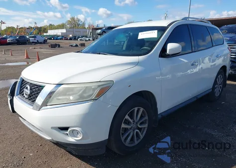 2015 Nissan Pathfinder S z USA, uszkodzony, nr VIN 5N1AR2MN0FC648582